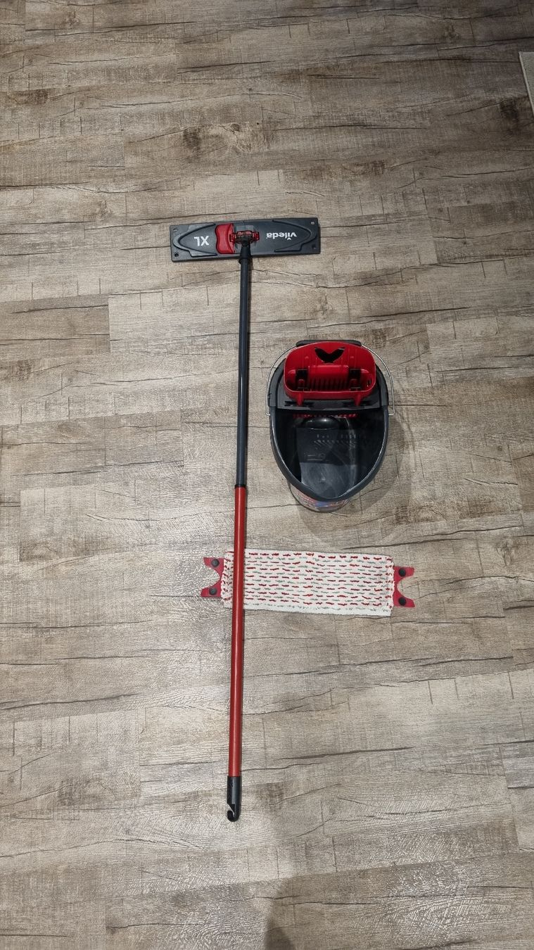Vileda Altro in Apparecchi per la pulizia: Vileda Ultramax XL Bodenwischer Set mit Eimer gebraucht – Usato da Wolhusen venduto da mir_y8jx 2