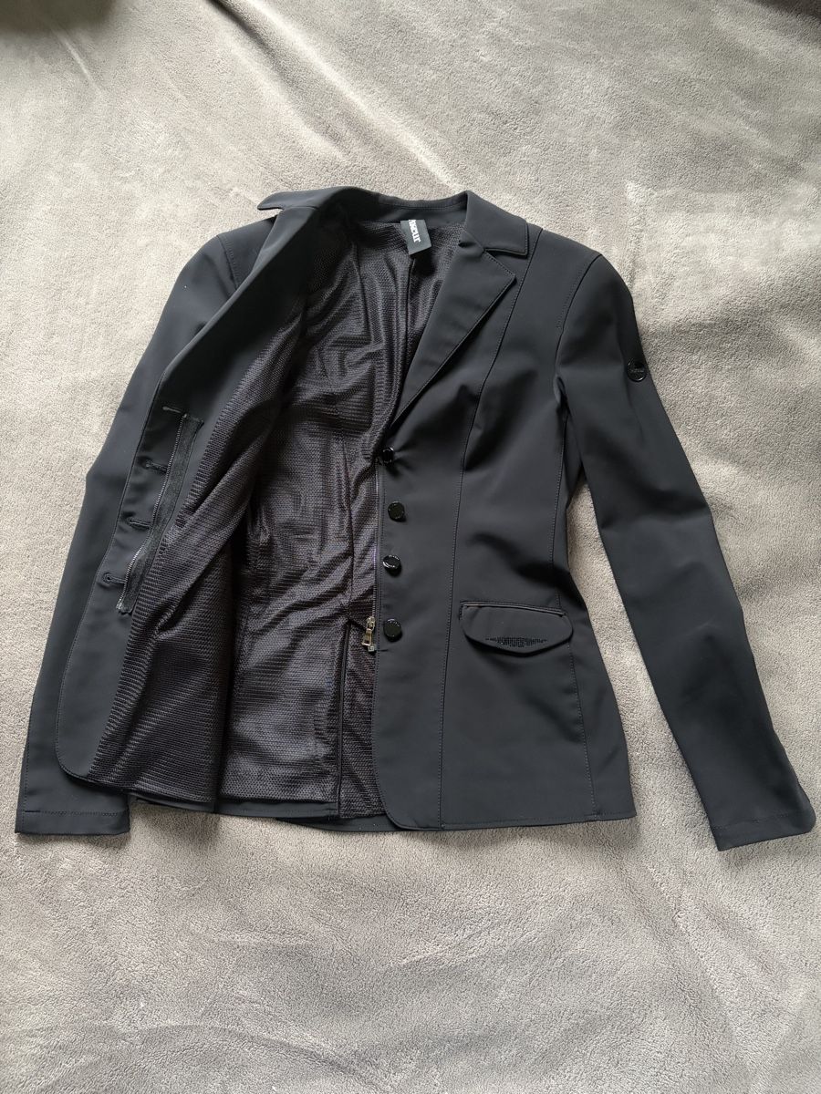 Pikeur Jacken: Wunderschönes Pikeur Turnierjacket – Gebraucht aus Luterbach von so_gas99 1