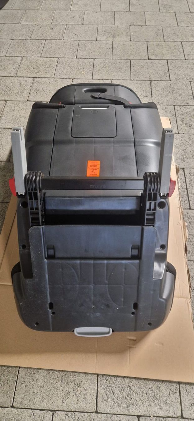Britax Römer Seggiolini per auto: Autositz Britax Römer – Usato da Geuensee venduto da Pipapaguigrafo 5