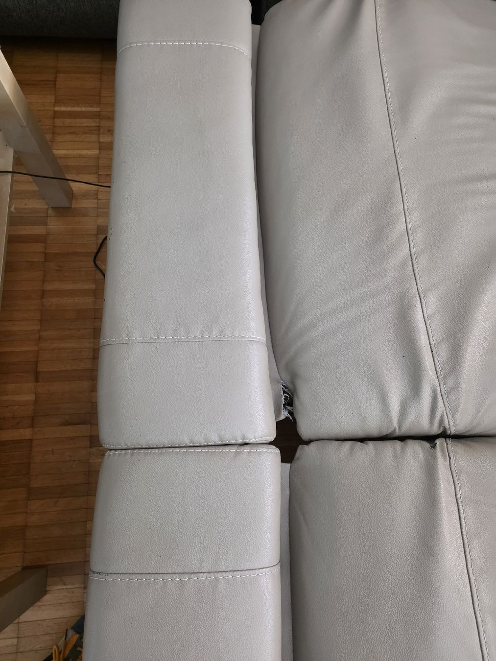 Divani: Gemütliches graues Kunstledersofa mit Relaxfunktion  – Usato da Bellikon venduto da zuzu66 2