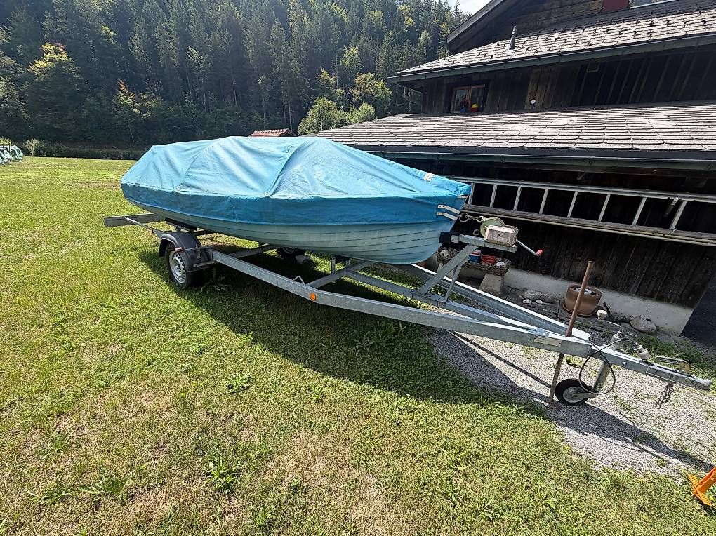 Boote: Boot Abegglen 480 K mit Deck inkl. Huwyler Bootstrailer – Gebraucht aus Wilderswil von Bluedriver