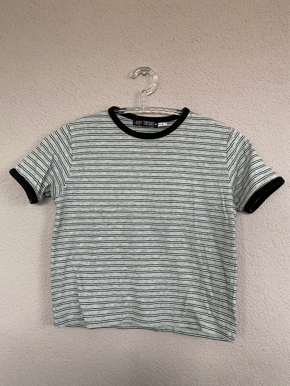 T-shirt: gestreiftes T-Shirt, Gr. M – Usato da Huttwil venduto da mandala123