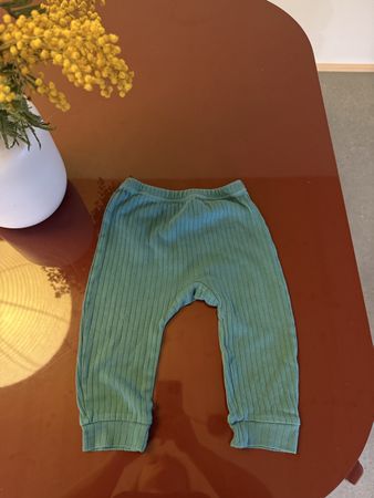 Baby Hose Rippenmuster, Grösse 80
