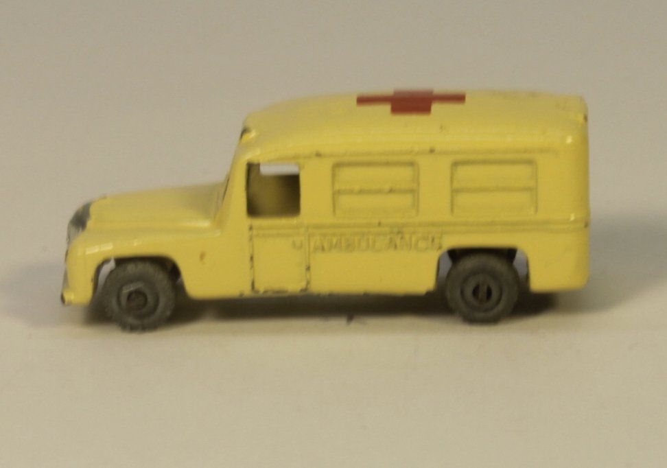 Matchbox Voitures modèles: Matchbox Lesney 14A Daimler Ambulance – D'occasion à Zofingen par Trukli58