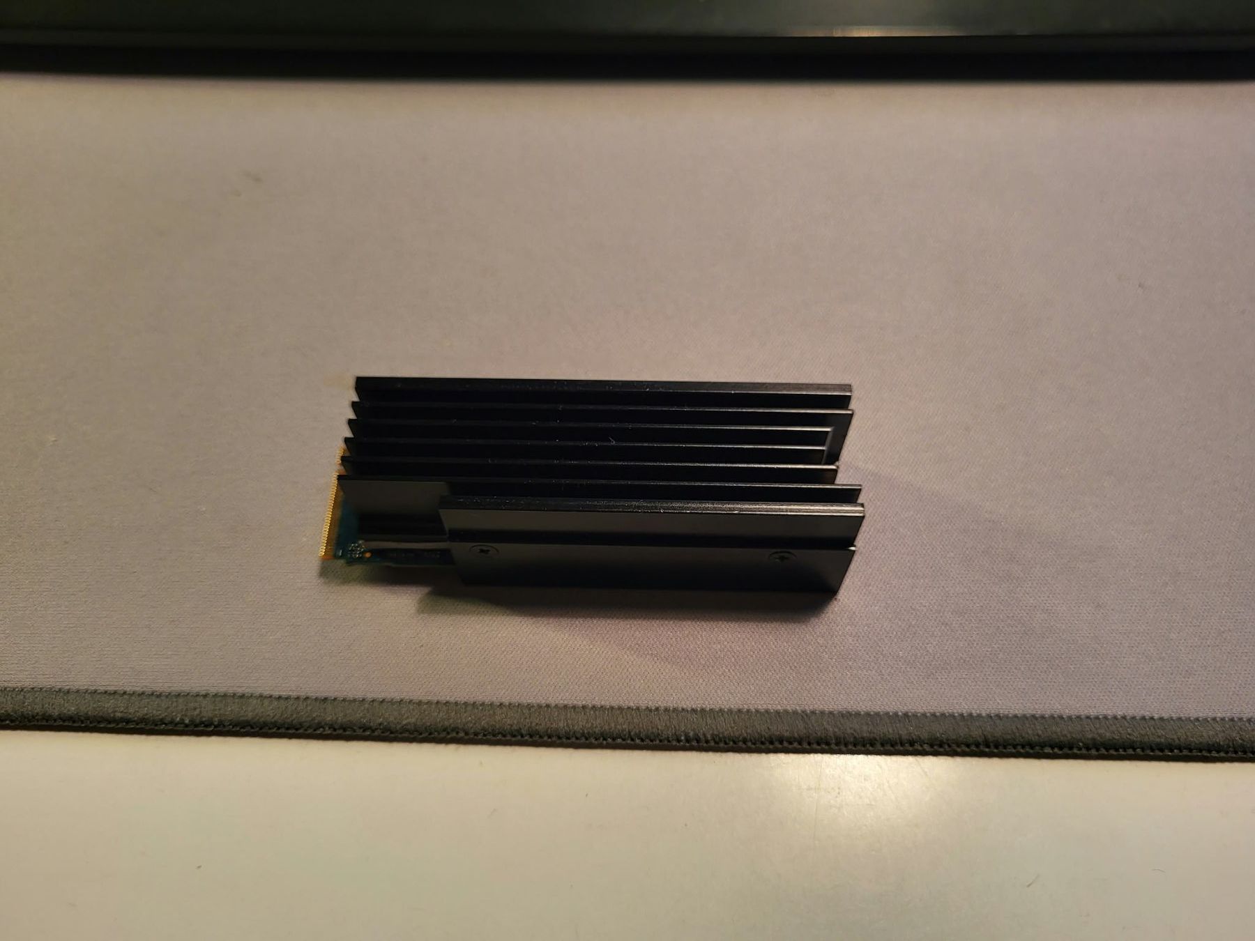 Harddisks: Kioxia 1TB SSD m.2 NVME mit Heatsink – Gebraucht aus Unterengstringen von CyberCore