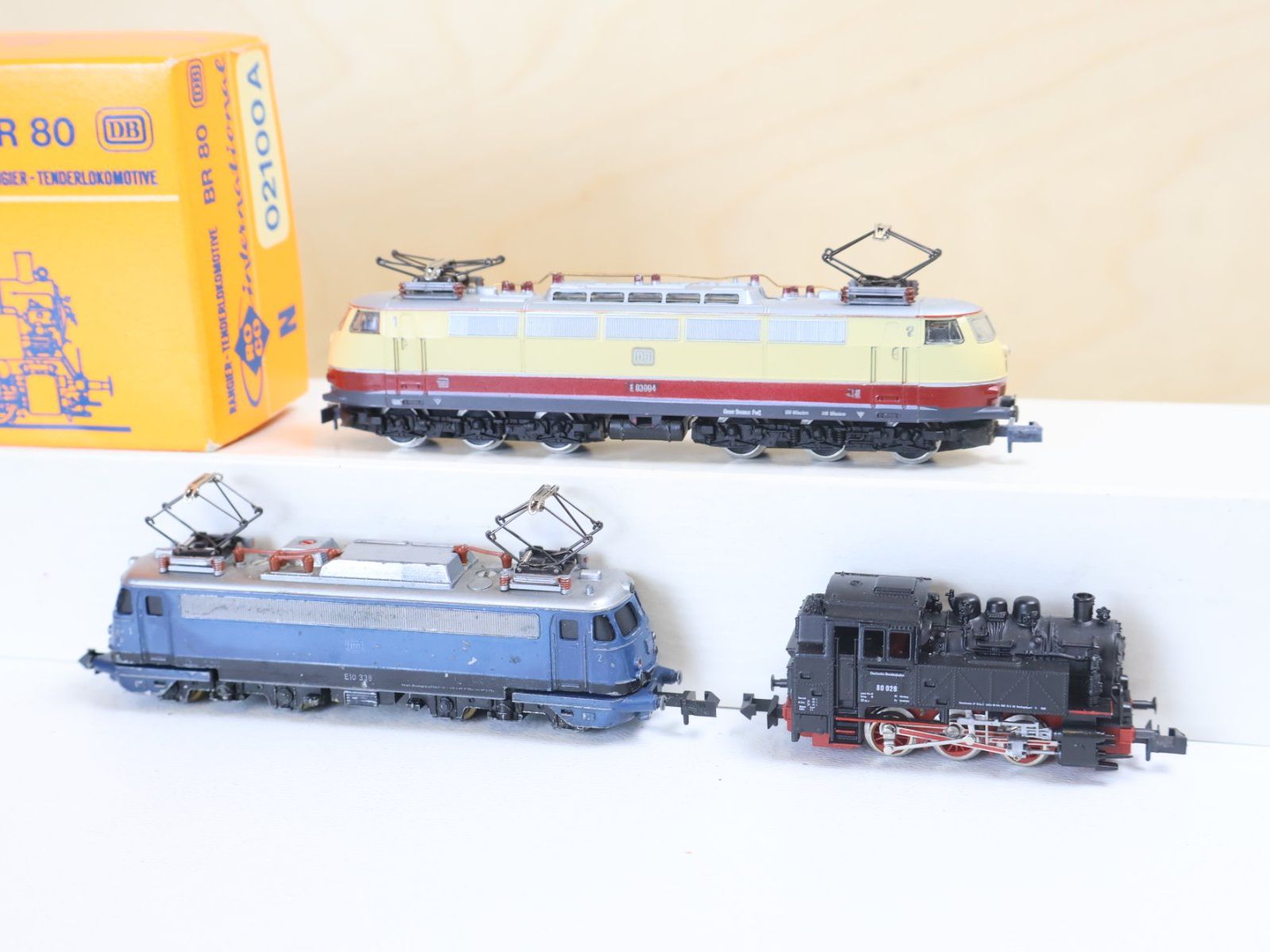 Roco Modelleisenbahnen: Roco/Arnold 3 x Loks - Spur N – Gebraucht aus Winterthur von Monstera