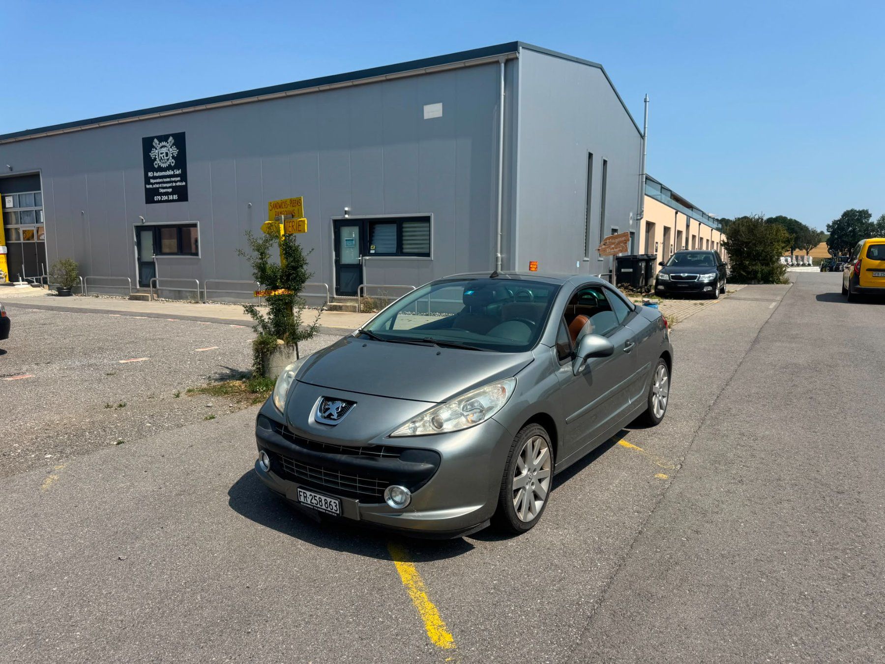 Peugeot Automobili: Peugeot 207 CC cabriolet – Usato da Chénens venduto da RDAUTO