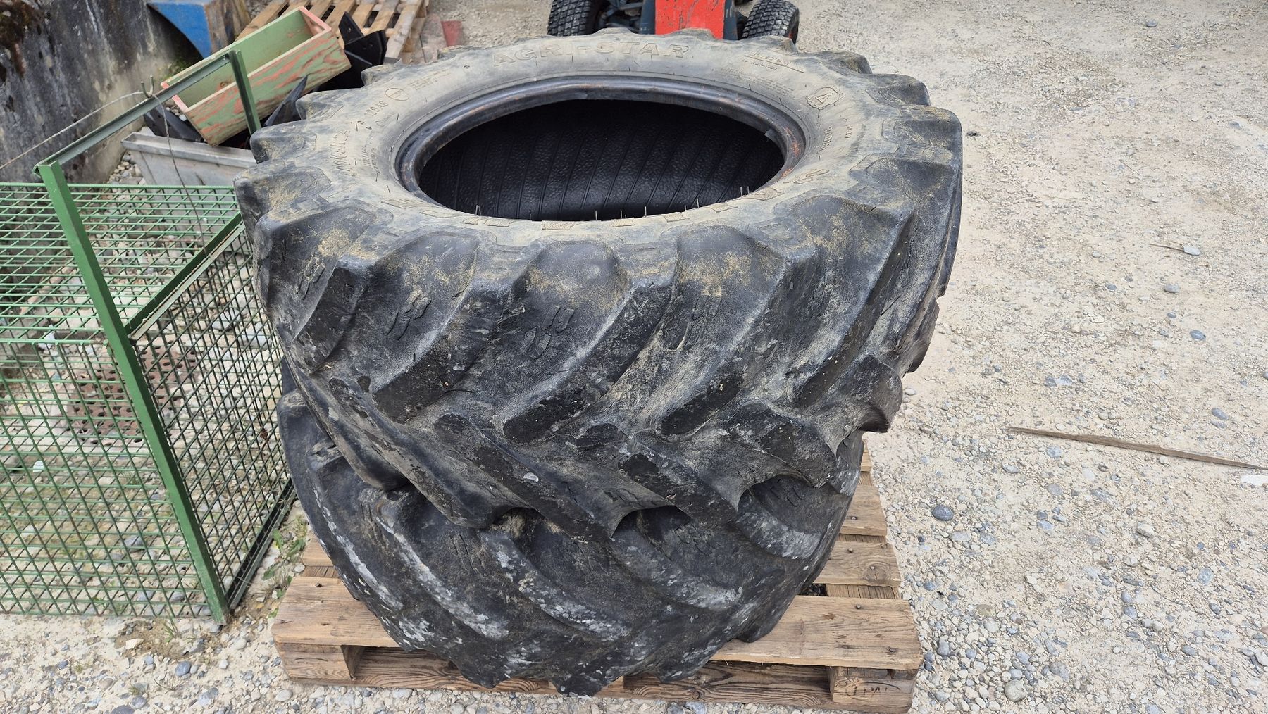 Trattori: Reifen Traktor 440/65R24 – Usato da Schneisingen venduto da hansschweri