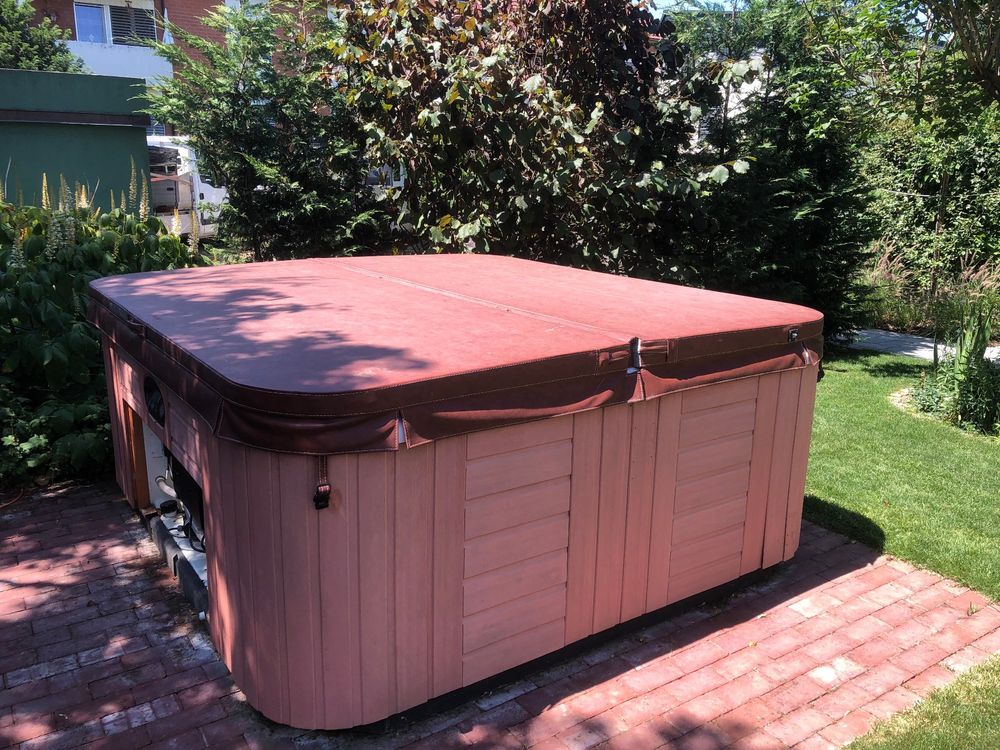 Outdoor Solutions The Slider Spa Abdeckheber – Universal Für Alle Whirlpool-Größen, Mit Rollen & Platzsparendem Design