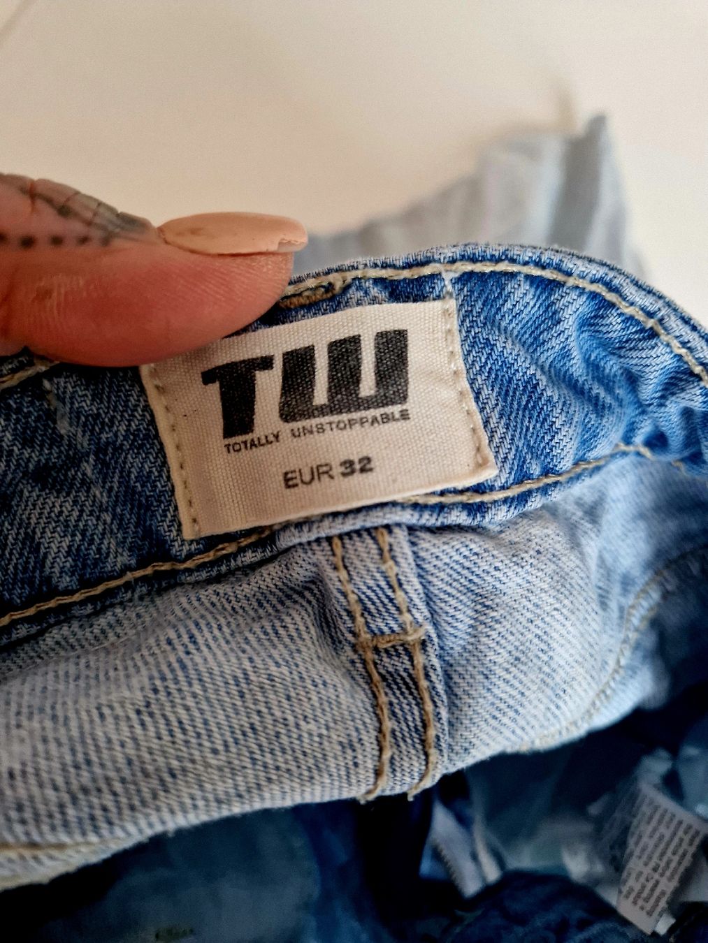 Hosen: Hose Grösse 32 – Gebraucht aus Stüsslingen von white_angel86 2