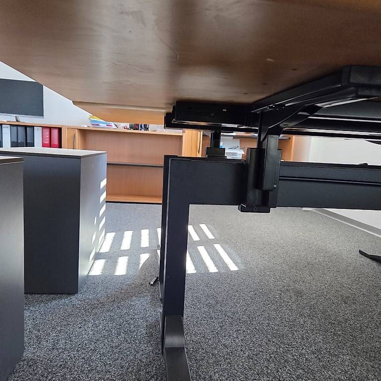 Scrivanie: Elan Euroffice Schreibtisch gebraucht – Usato da Blumenstein venduto da marycherry 3