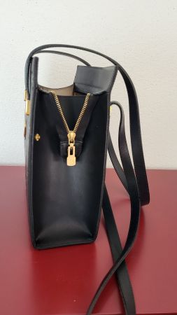 Handtasche schwarz Leder MM-Suisse, Riemen geändert