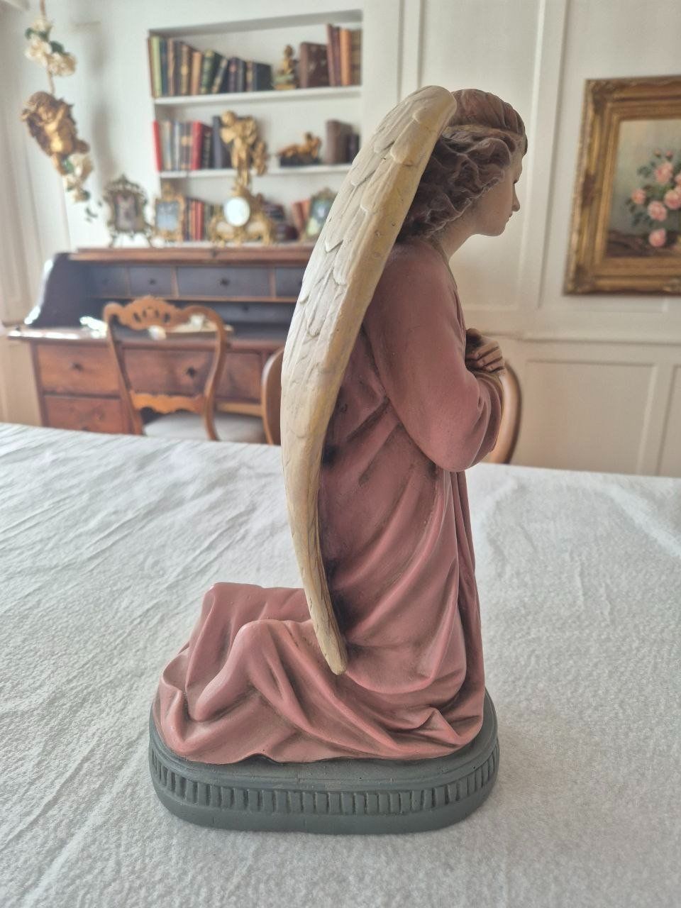 Statuette: Antiker betender rosa Engel ca. 1920 – Usato da Speicher venduto da Ramtha1 1