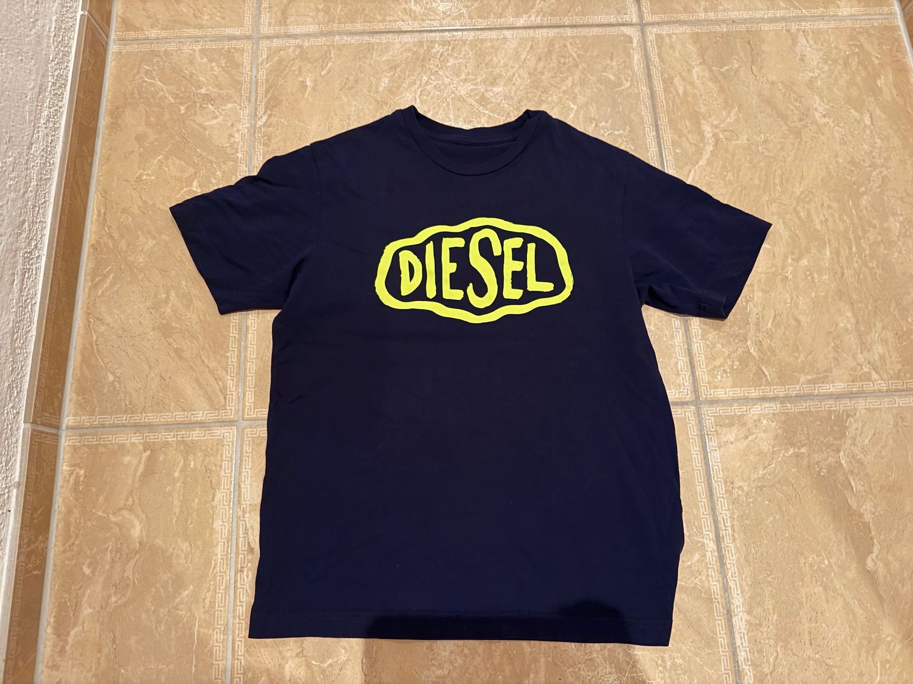 Diesel Hemden, T-Shirts & Polos: Diesel cooles Shirt, 13-14J 158-164 – Gebraucht aus Klingnau von Markus14