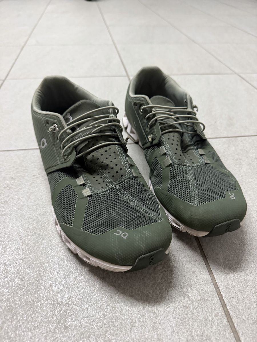 Chaussures hommes: ON Cloud Running Shoes Olive Green  – D'occasion à Herrliberg par Tubalp