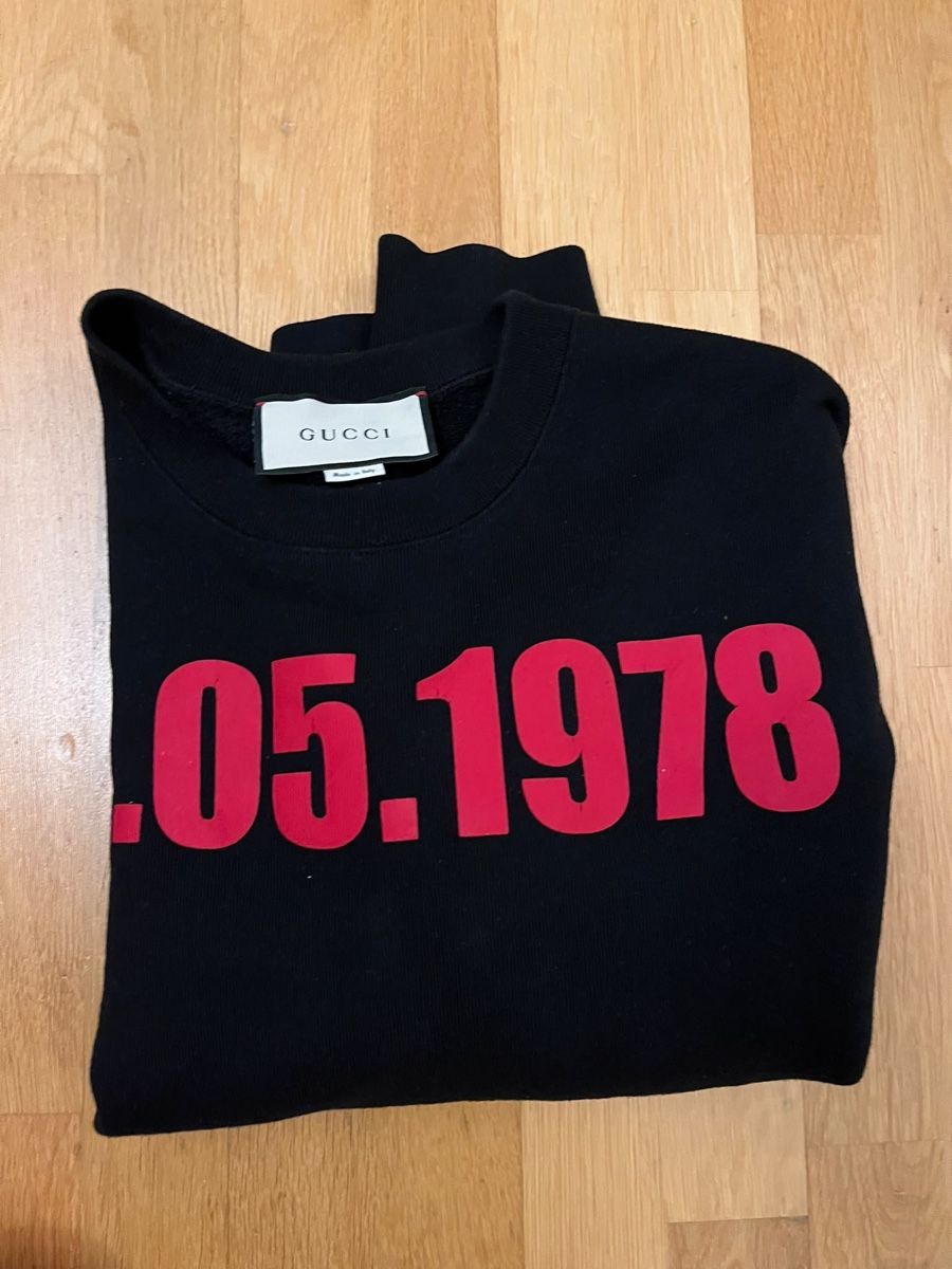 Gucci Pulls & Sweat-shirts: Gucci Pullover schwarz mit Aufdruck – D'occasion à Ehrendingen par edelkram 3
