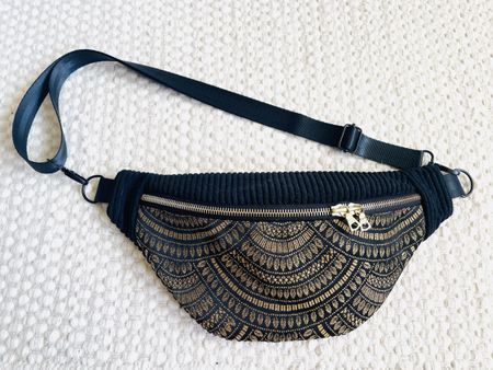 Handmade Boho Bauchtasche – Cord & Goldmuster