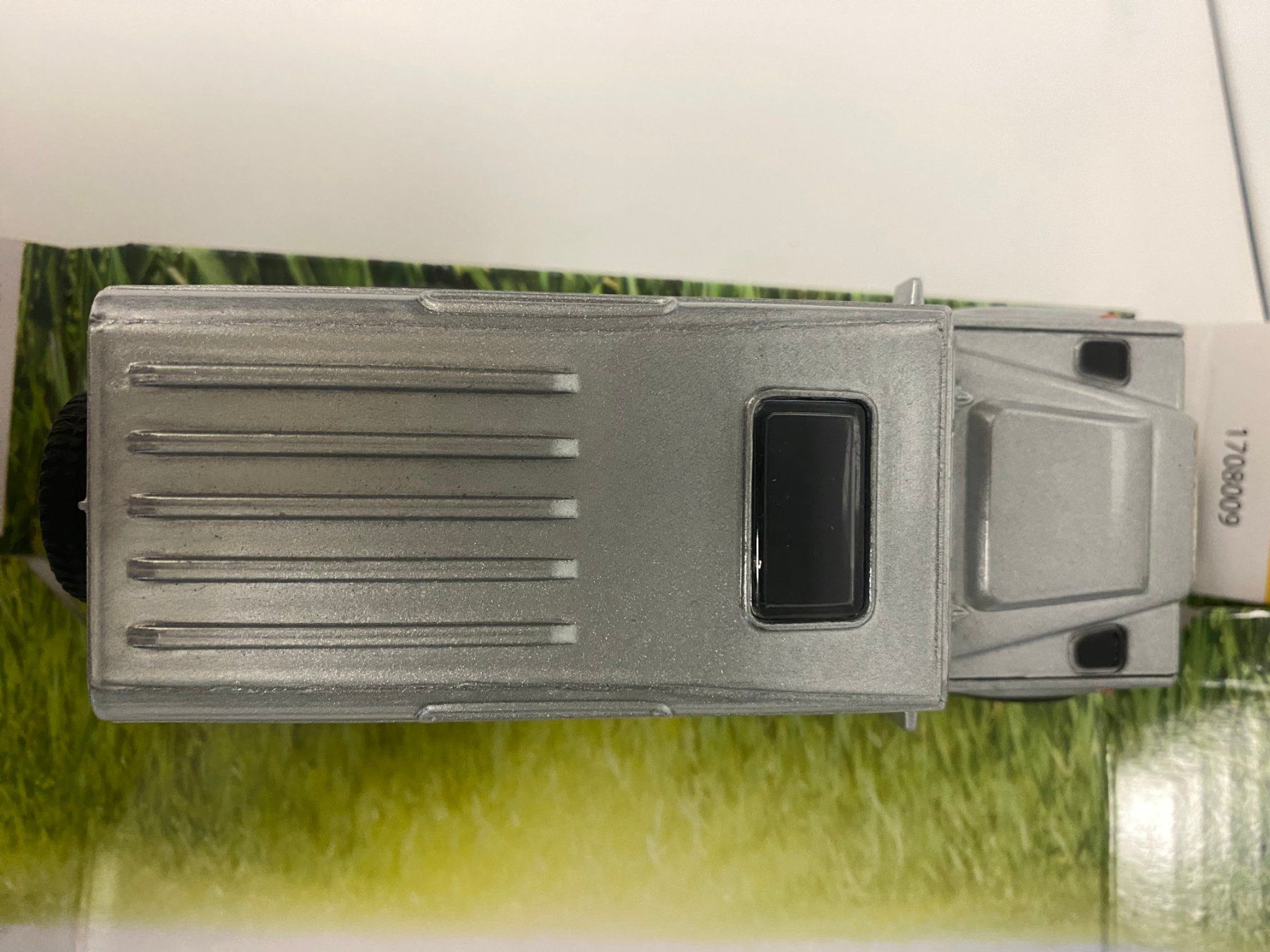 Land Rover Modellini d'auto: Land Rover Defender 1-31 OVP silber 151 – Nuovo (secondo la descrizione) da Kerzers venduto da tisyayasuBE 4
