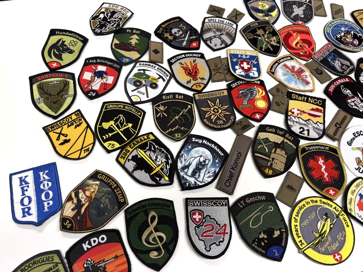 Schweizer Armee Placchette & Badge: Sammlung Patches Schweizer Armee – Usato da Riedikon venduto da Rokh01 1