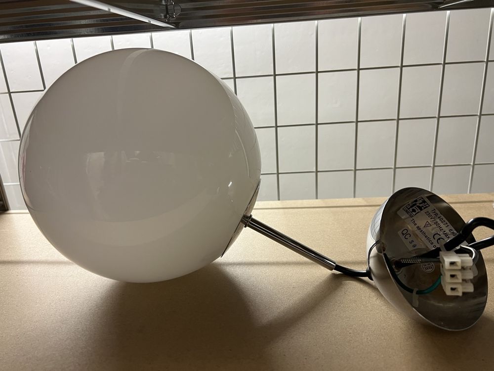Lustres & lampes de plafonds: Moderne Globe Lampe – D'occasion à Freienbach par brainshawn