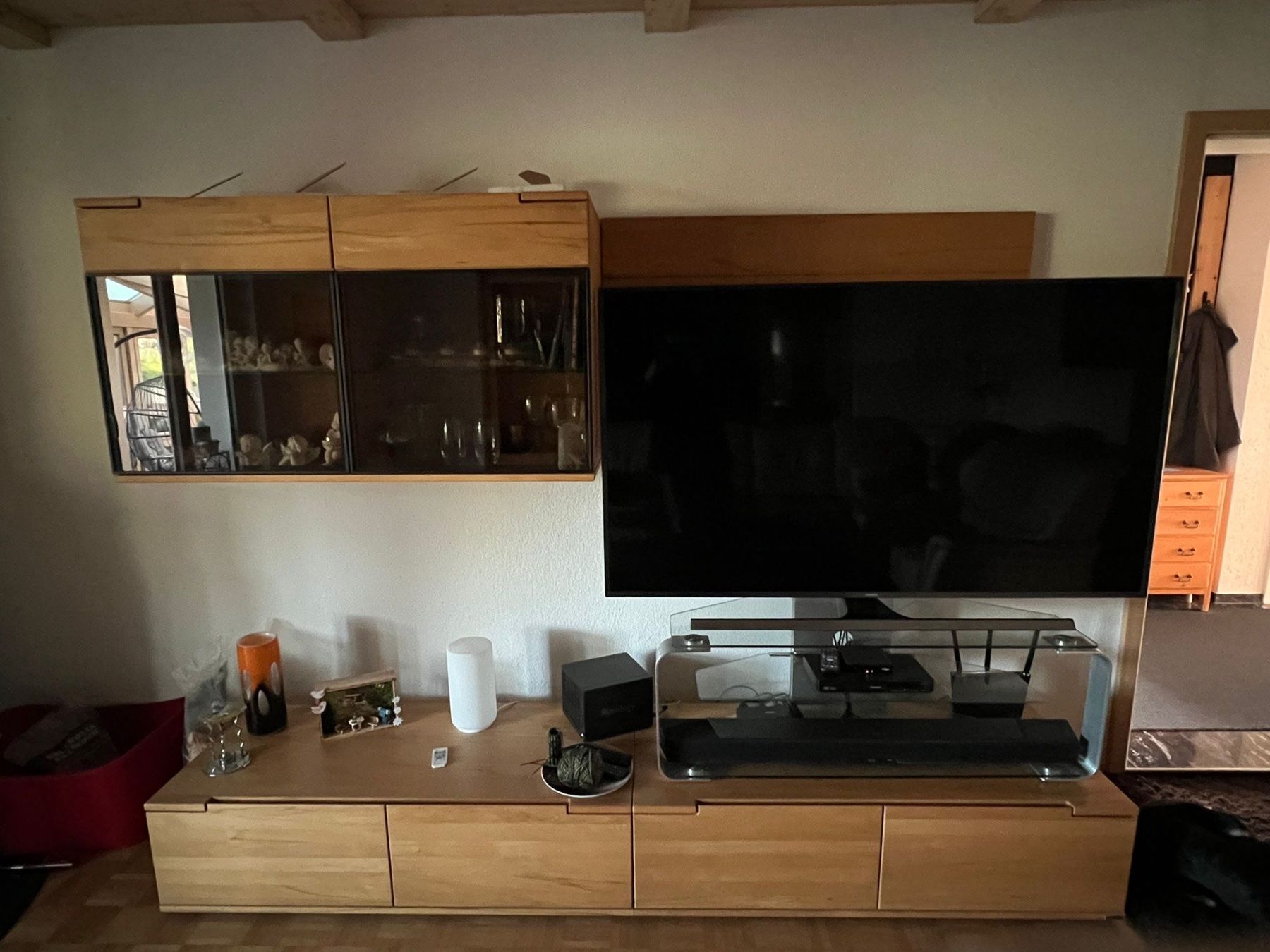 Vitrines: Wohnwand  /  TV Möbel und Vitrine – D'occasion à Habkern par intra88