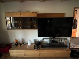 Wohnwand  /  TV Möbel und Vitrine
