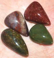 Cabochon Set L-6360 – 4 Stück Achat 47 Karat 22x11x7mm bis 1