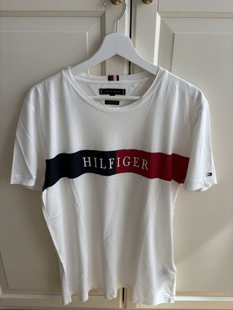 Tommy Hilfiger White T shirt in Size XL NP: 79.-