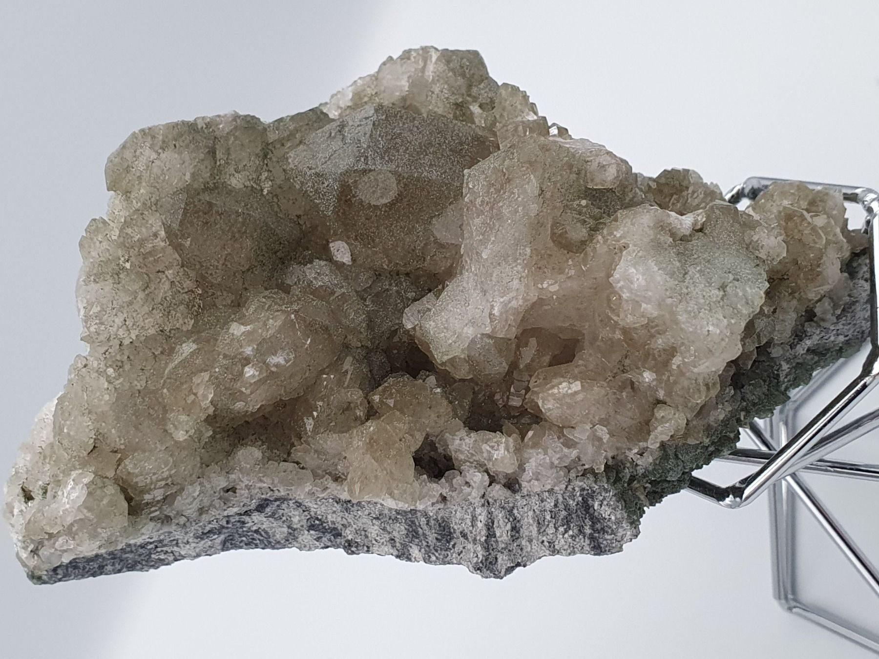Minerali & Pietre curative: Quarz mit Chlorit überzogen und Titaniten – Nuovo (secondo la descrizione) da Holderbank SO venduto da swiss-minerals 1