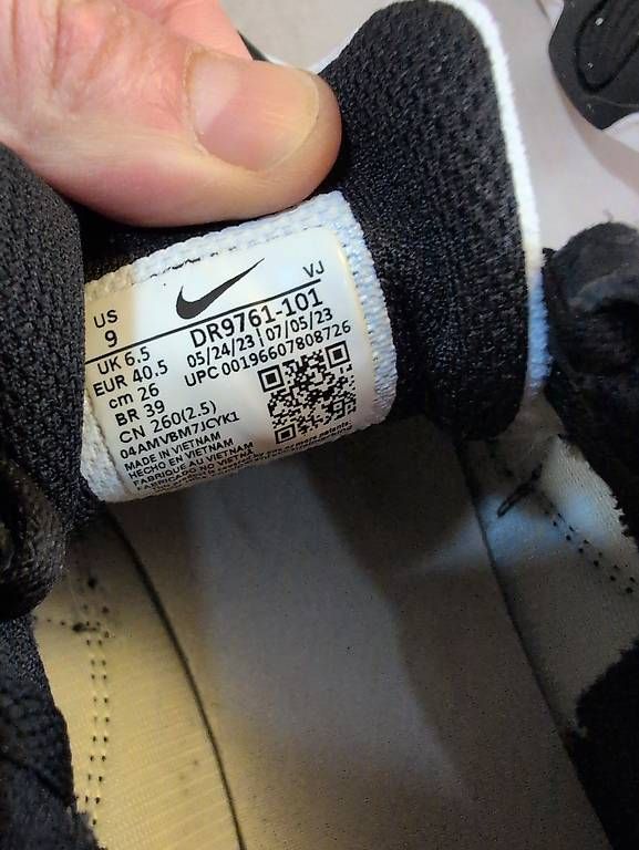 Nike Chaussures hommes: Baskets Nike 40.5 – D'occasion à La Chaux-de-Fonds par Mcleonita 2