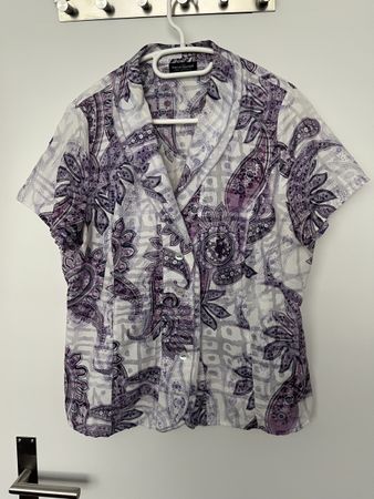 Damen Bluse Sixth Sense lila weiss Paisley Muster kurz