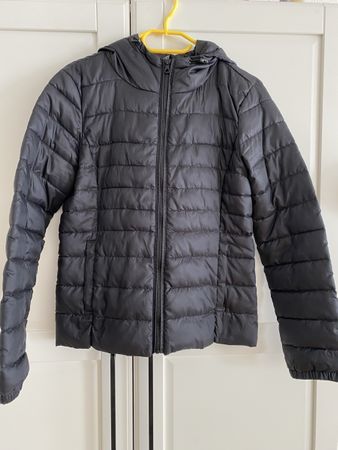 Steppjacke Only schwarz mit Kapuze Grösse M gebraucht