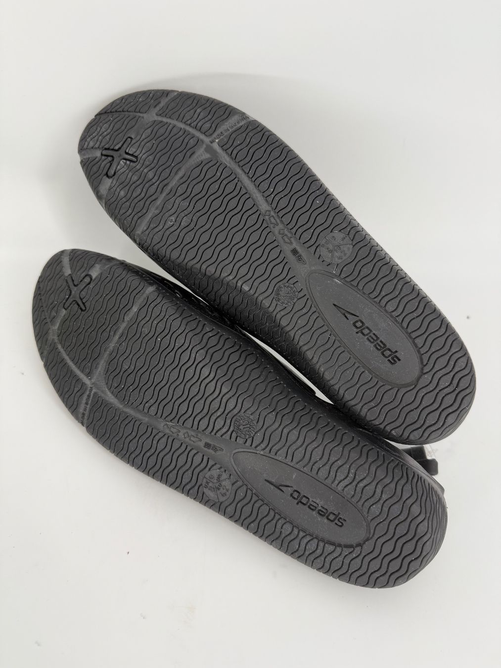 Scarpe da uomo: Badeschuhe von Speedo schwarz Gr. 42 – Nuovo (secondo la descrizione) da Auenstein venduto da moin. 2