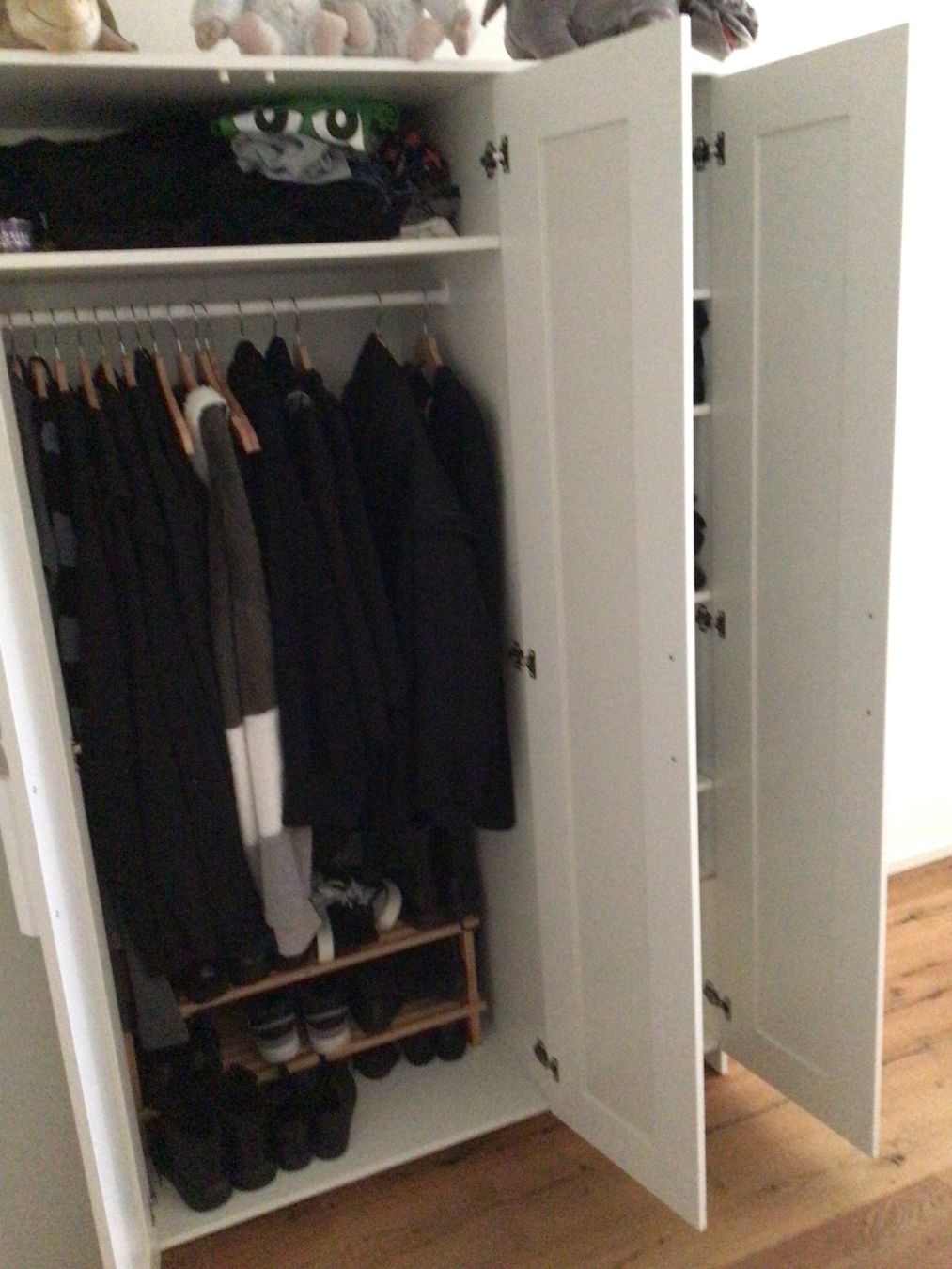 Ikea Armadi: Kleiderschrank – Usato da Einsiedeln venduto da Tru7 2