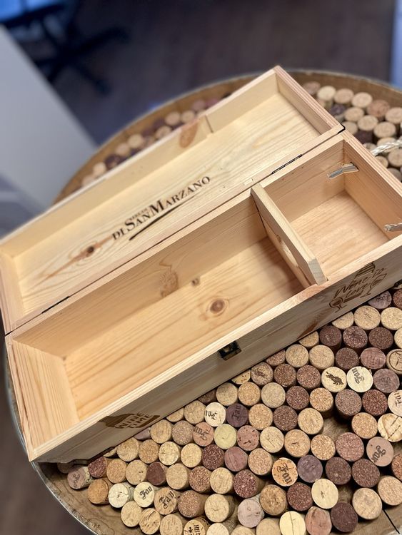 Autres: Weinkiste aus Holz für 75cl Flaschen – Neuf (Voir description) à Sutz par mtechcab 1