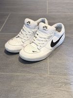 Sneaker Nike SB Force weiss Grösse 42.5 akzeptabler Zustand
