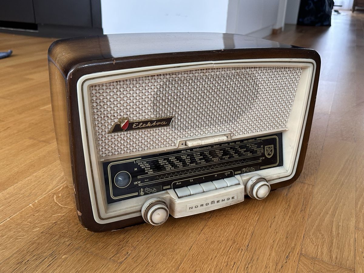 Radios: altes Radio – Defekt aus Chur von Paemel 1