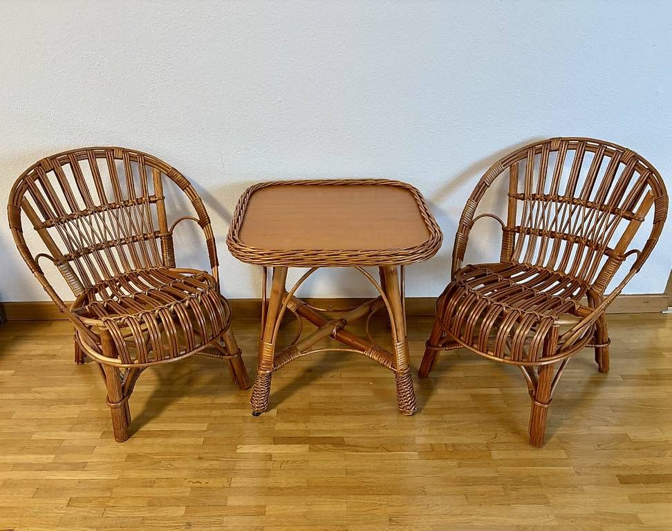 Set di tavolo e panche:  Handgemachte Kinder-Rattanlounge  – Usato da Zürich venduto da Nicole_852