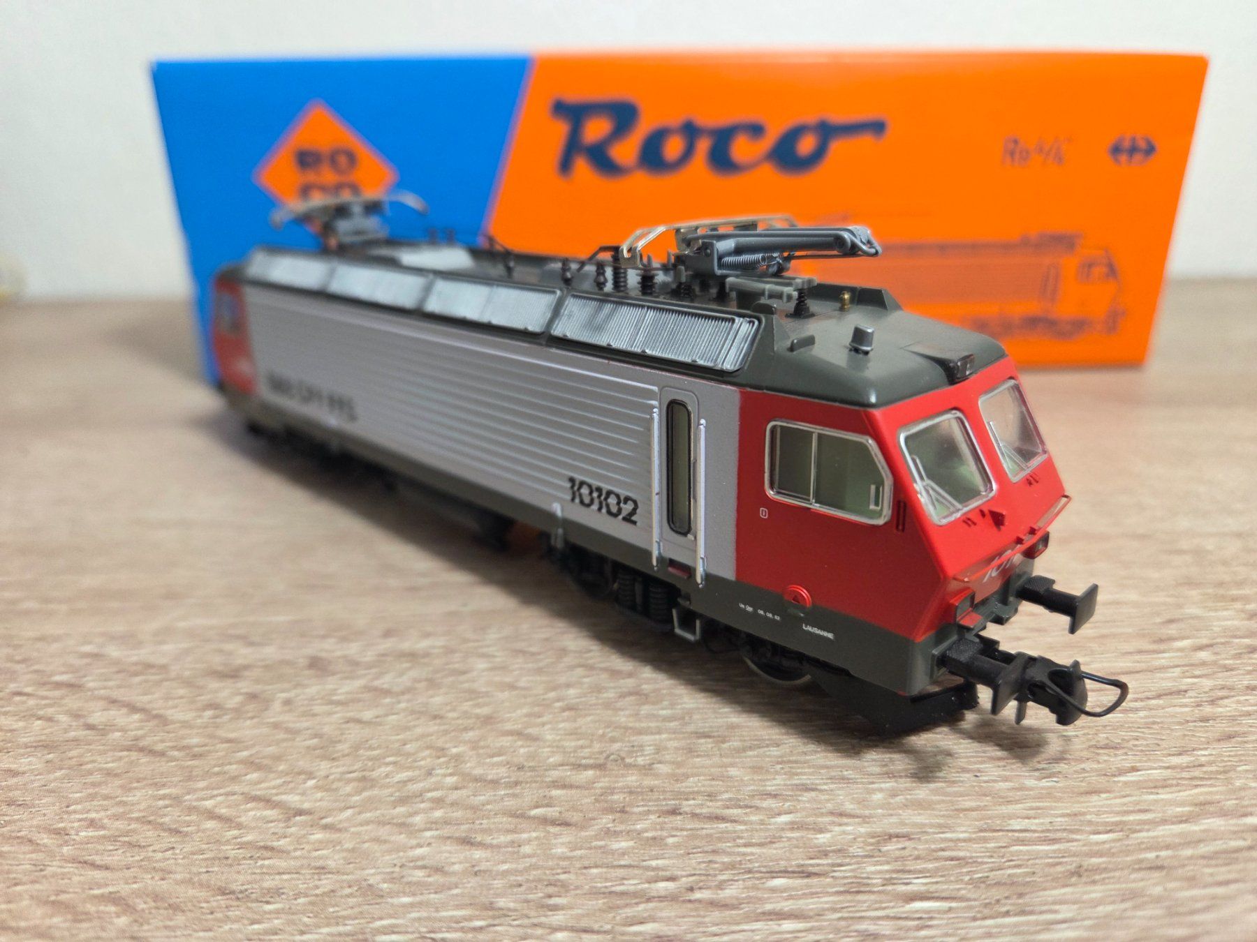 Roco Modelleisenbahnen: Roco 04178 A E-Lok 10102 SBB H0 – Gebraucht aus St-Aubin-Sauges von Lo_Go 3