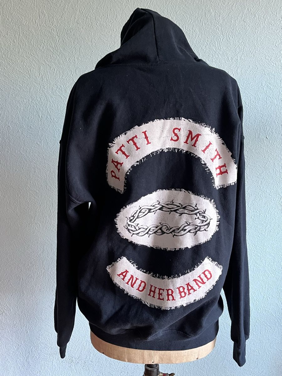 Maglioni & Felpe: Hoodie Patti smith L  – Nuovo (secondo la descrizione) da Genève venduto da ct_fqr8 1
