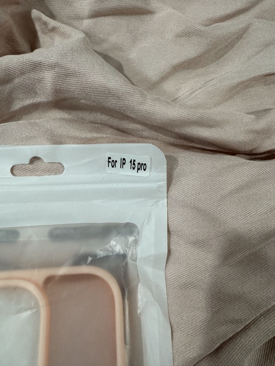Cover & Protezioni schermo: Neue, rose iPhone 15 Pro Hülle – Nuovo e nell'imballaggio originale da Liebefeld venduto da ang_2hq8 1