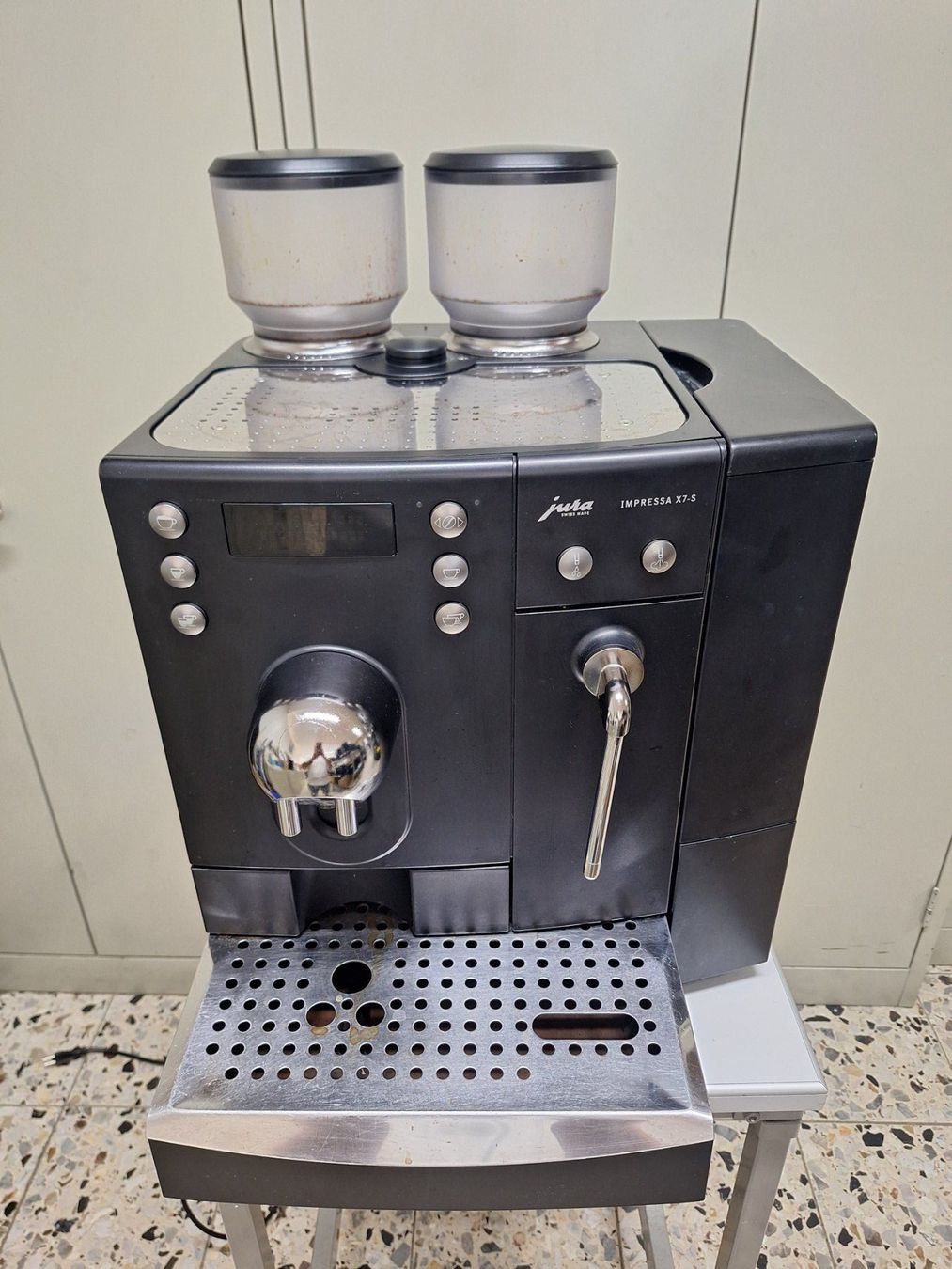 Jura Macchine per caffè & Macchine per espresso: JURA IMPRESSA X7-S – Difettoso da Laconnex venduto da Patkek29