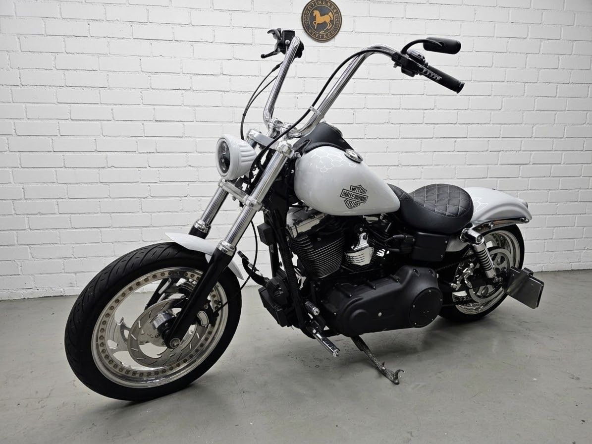 Harley-Davidson Chopper: Harley-Davidson FXDBI Dyna Street Bob – Gebraucht aus Arth von K.Transport 1