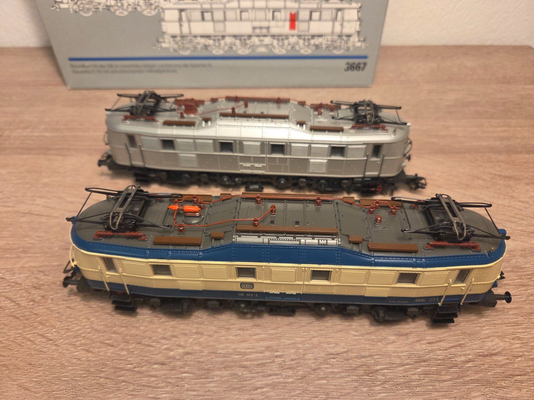 Märklin Modellini di ferrovie: Märklin 3667 E-Lok BR E18+118 DB Digital H0 – Usato da St-Aubin-Sauges venduto da Lo_Go 3