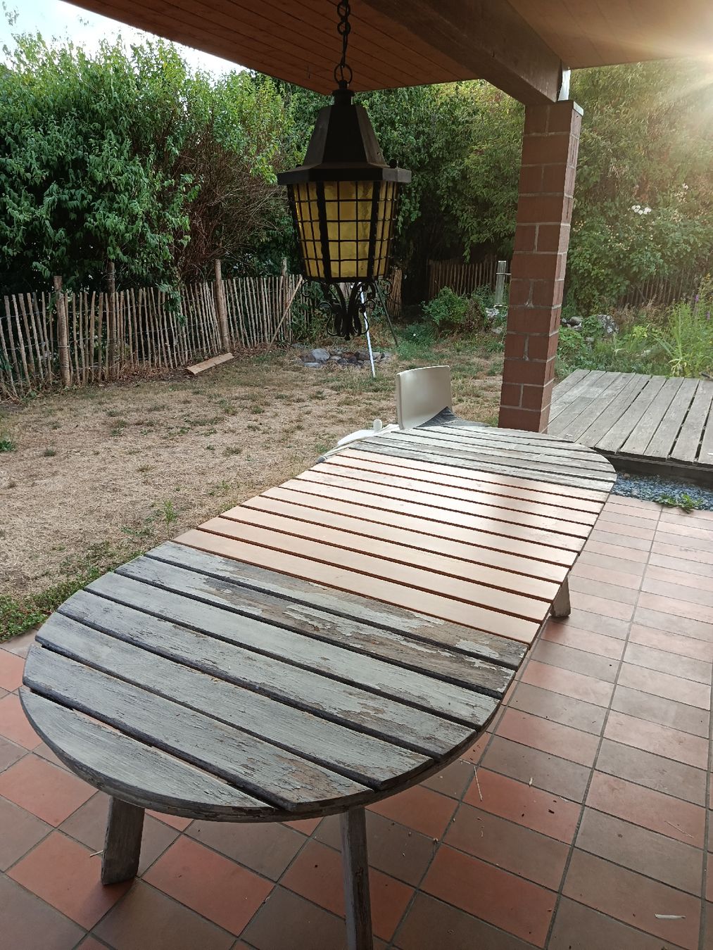 Tables: Gartentisch oval Holz abgenutzt – D'occasion à Staufen par leo_d5c7 1