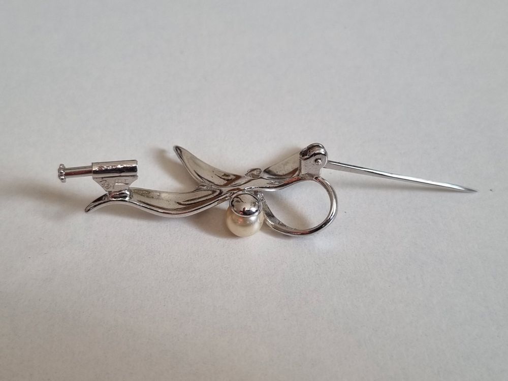 Broches & Aiguilles: Wunderschöne Brosche 925er Silber mit Perle + 2 Steinchen – D'occasion à Subingen par Riccardina 4