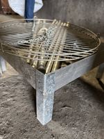 Grill mit Dreibein (Feuerschale)