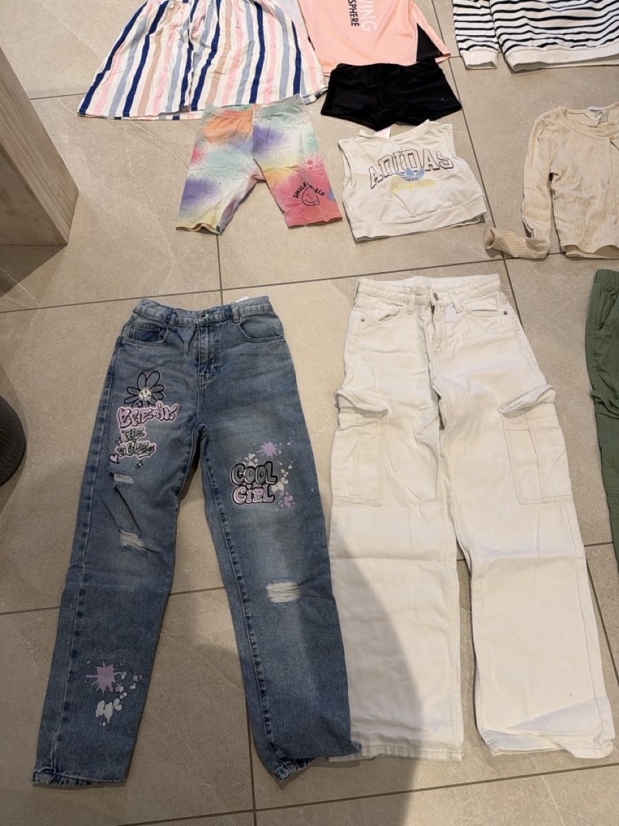 H&M Ensembles coordonnés: kleiderpaket 134/140 – Neuf (Voir description) à Muhen par Guess1802 1