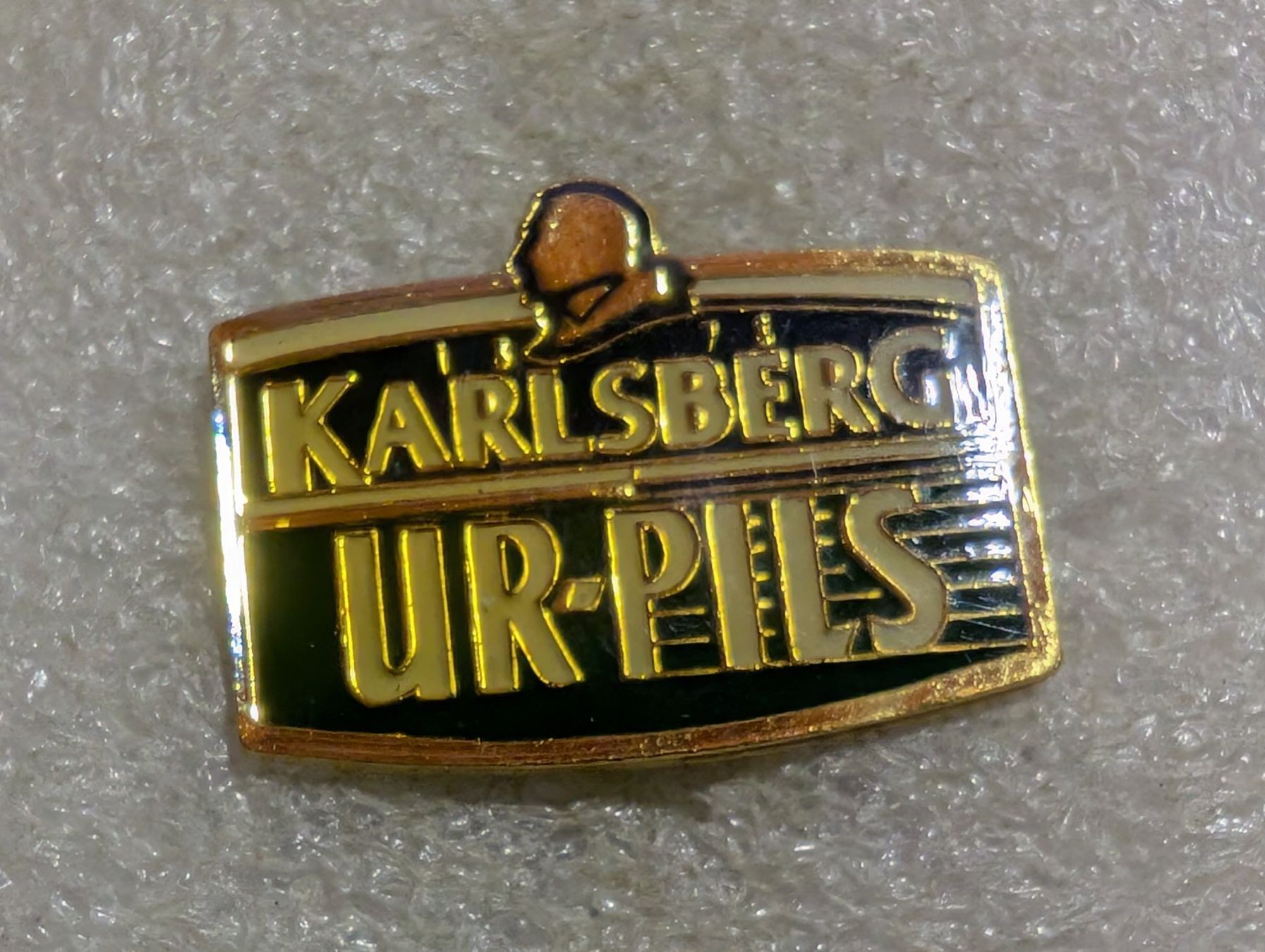 Placchette & Badge: Ansteckpin 211: Karlsberg Ur Pils – Usato da Oppligen venduto da Pin-Fall-Shop