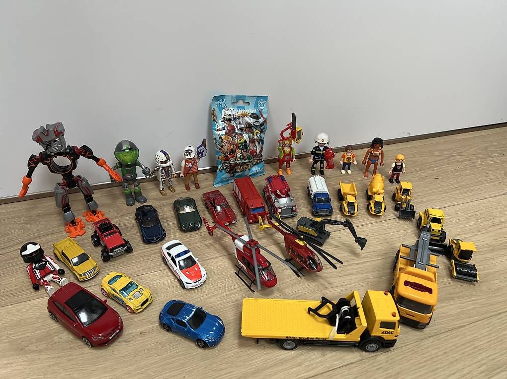 Giocattoli: Autos + Dinos – Usato da Ecublens VD venduto da antonisp